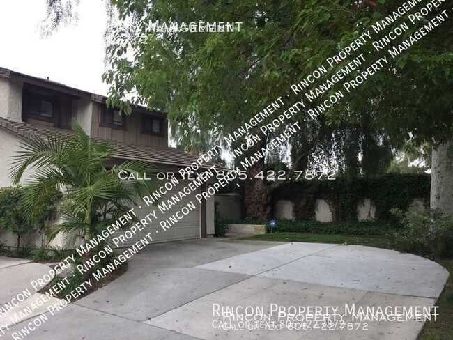 Building Photo - *Greenbriar Townhomes* 2 Bedrooms/2.5 Baths