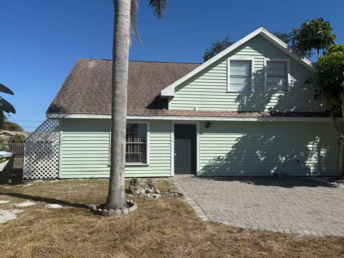 Building Photo - 27673 Los Amigos Ln