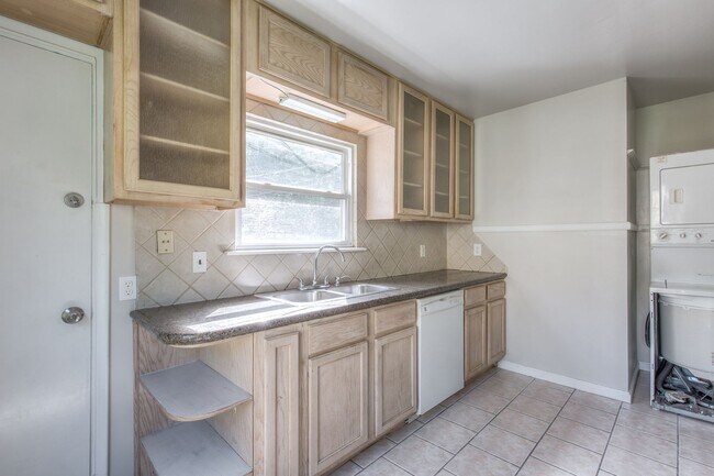 Foto del edificio - Great location for amazing 2 BED 1 BATH