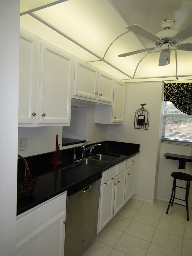 Foto del edificio - 244 St Augustine Ave