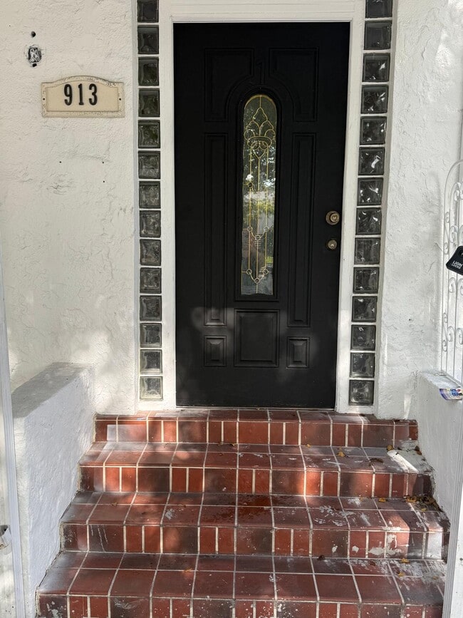 Foto del edificio - 913 NW 46th St