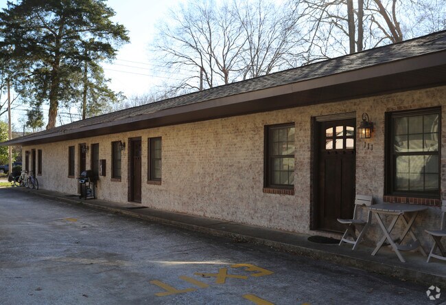 Building Photo - Samford Terrace