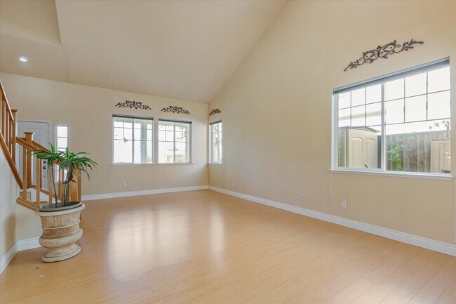 Building Photo - 133 Rocky Pointe Ct