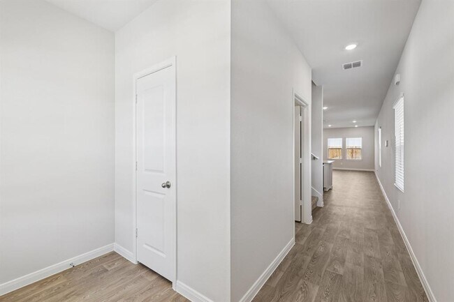 Foto del edificio - 317 New Albany Ln