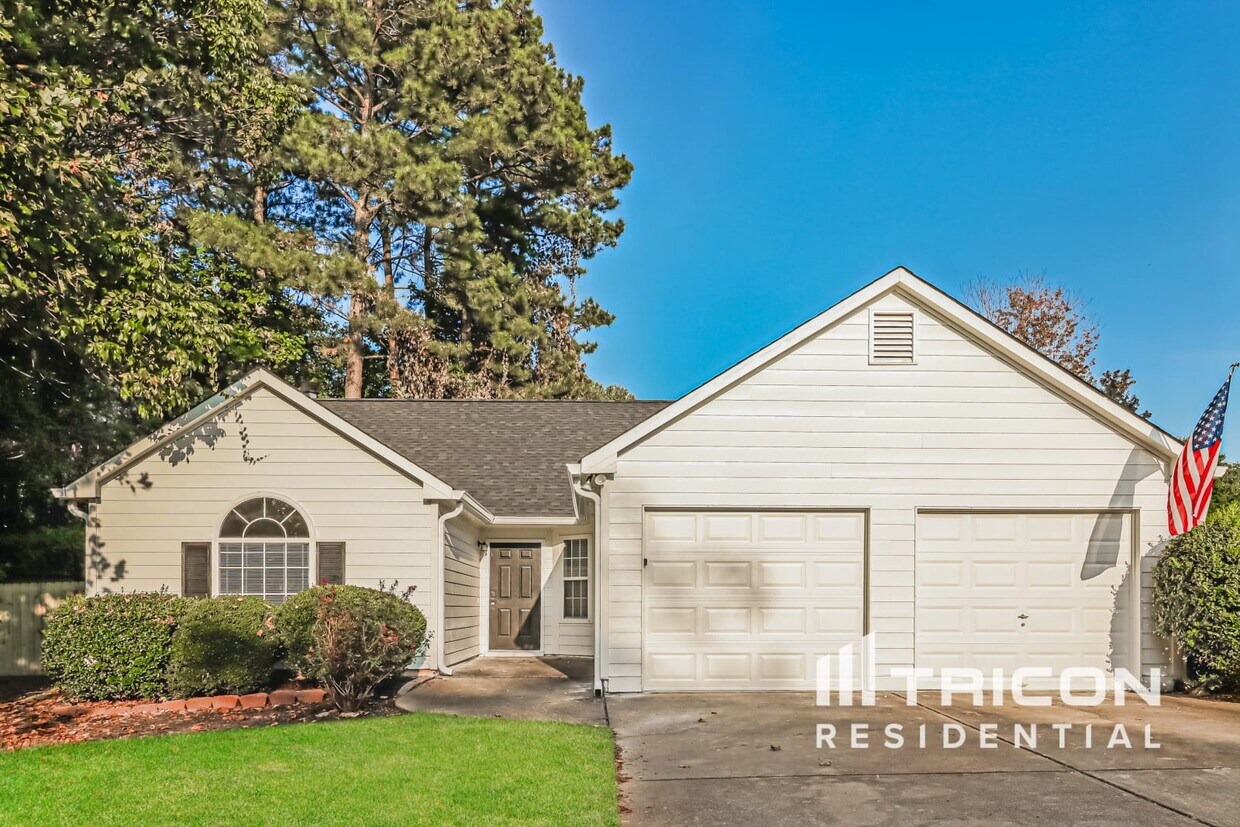 Foto principal - 3010 Lake Park Ct