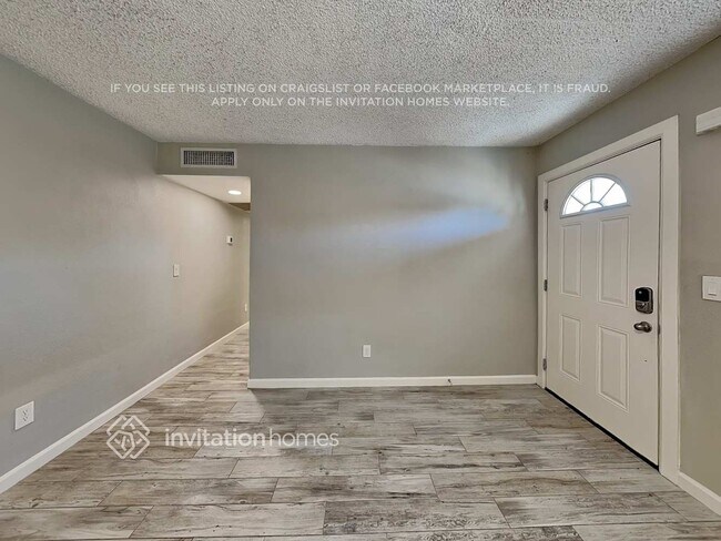 Foto del edificio - 1026 W Danbury Dr