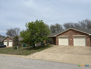 Building Photo - 313 Jeff Gordon Dr