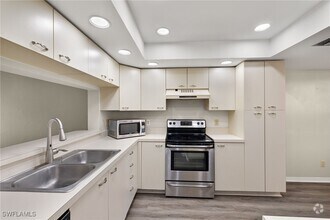 Building Photo - 12581 Kelly Sands Way