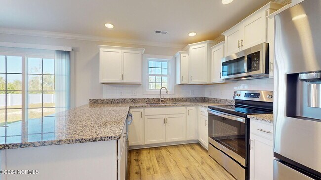 Building Photo - 358 N Ardsley Ln