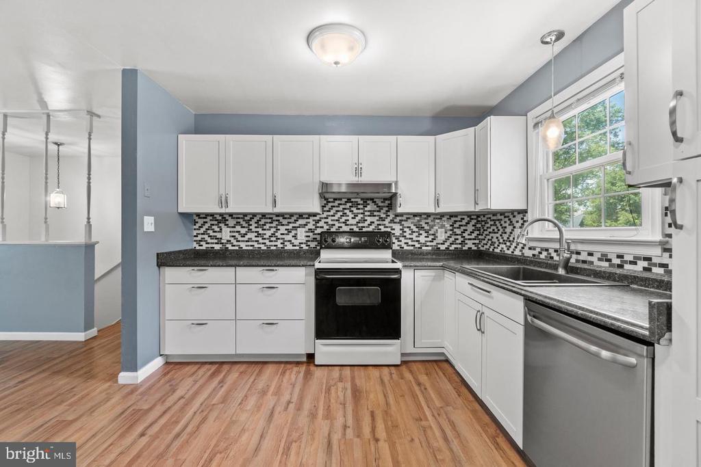 Primary Photo - 1005 Dewberry Dr