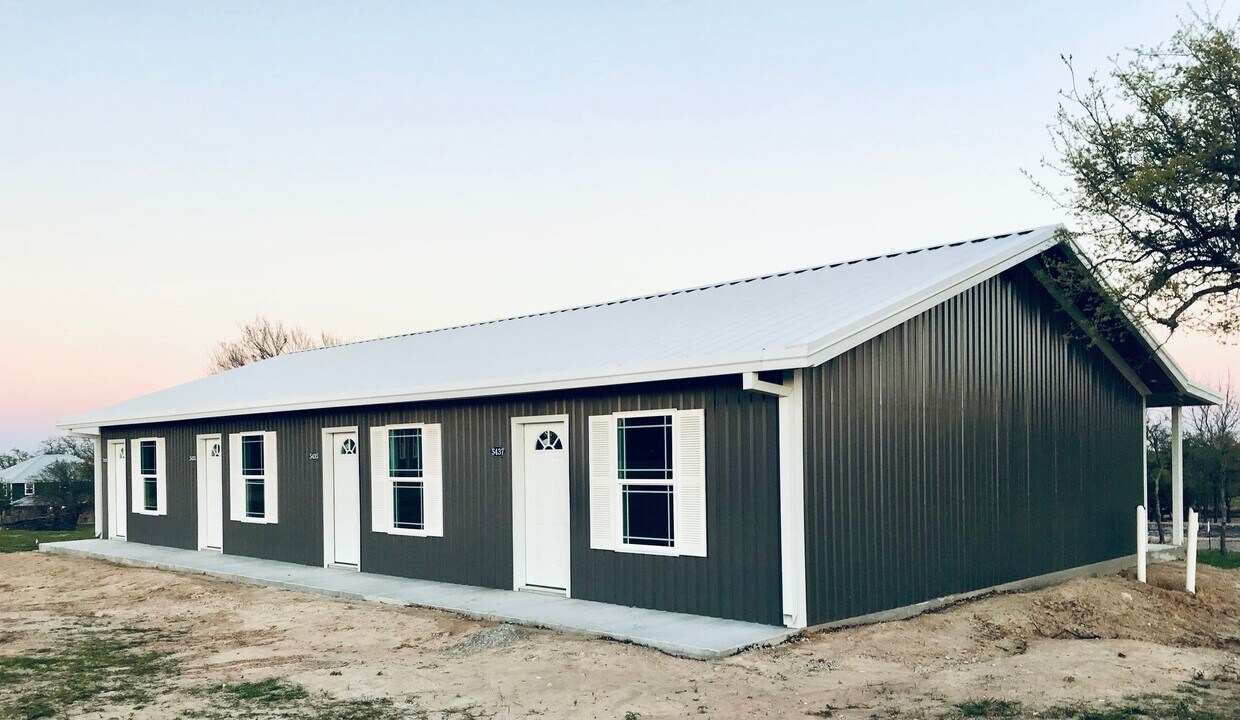 Foto del edificio - 5415 Co Rd 456