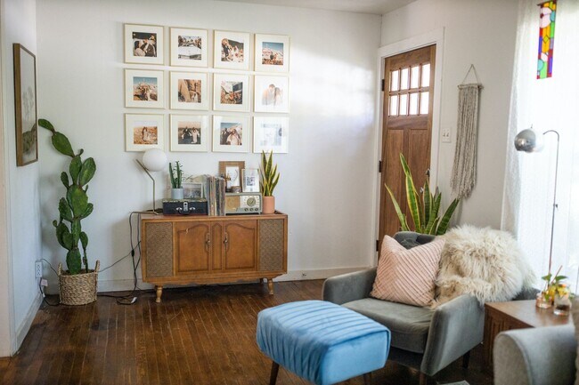 Foto del edificio - 710 Cordell St