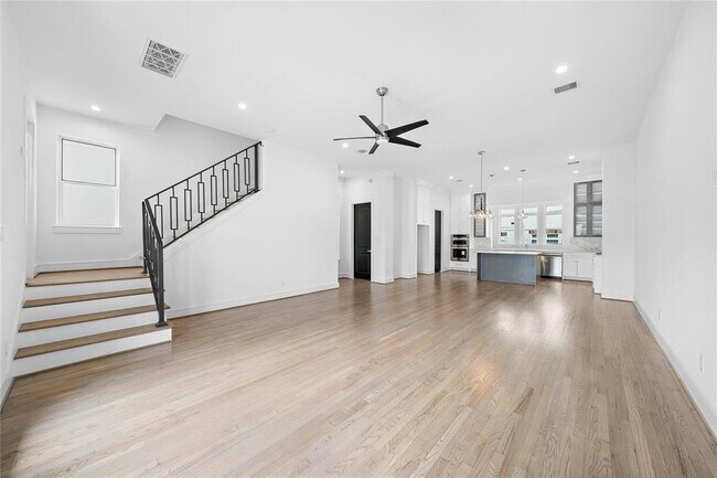 Foto del edificio - 1011 E 28th St
