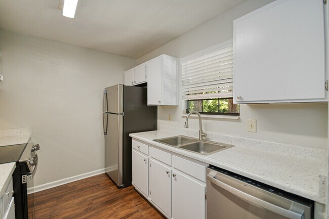 Foto del edificio - 1340 Cherry St