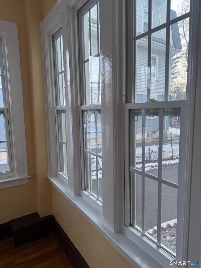 Foto del edificio - 587 Blue Hills Ave