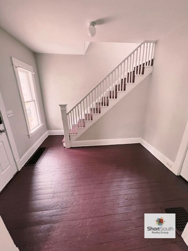 Foto del edificio - Recently updated 3 bed 1 bath Single Famil...