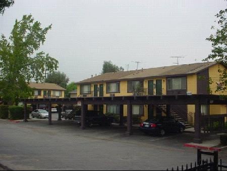 Building Photo - 1003-1009 E Deodar St