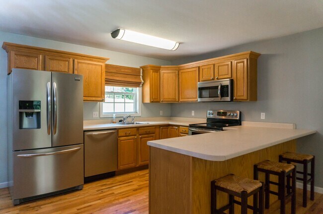 Foto del edificio - Beautiful Three-Bedroom House in West Ashe...