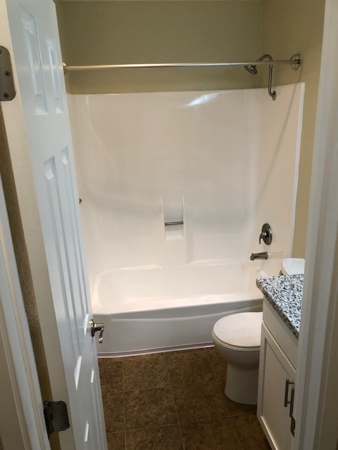 1 bed bathroom - Comanche Hills