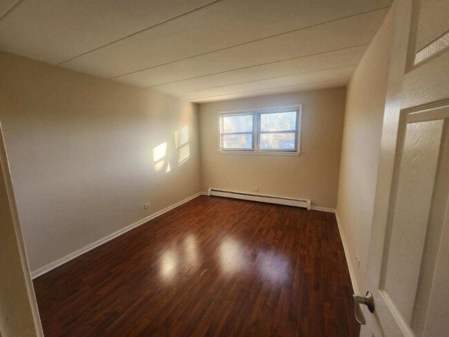 Building Photo - 4648 153rd St