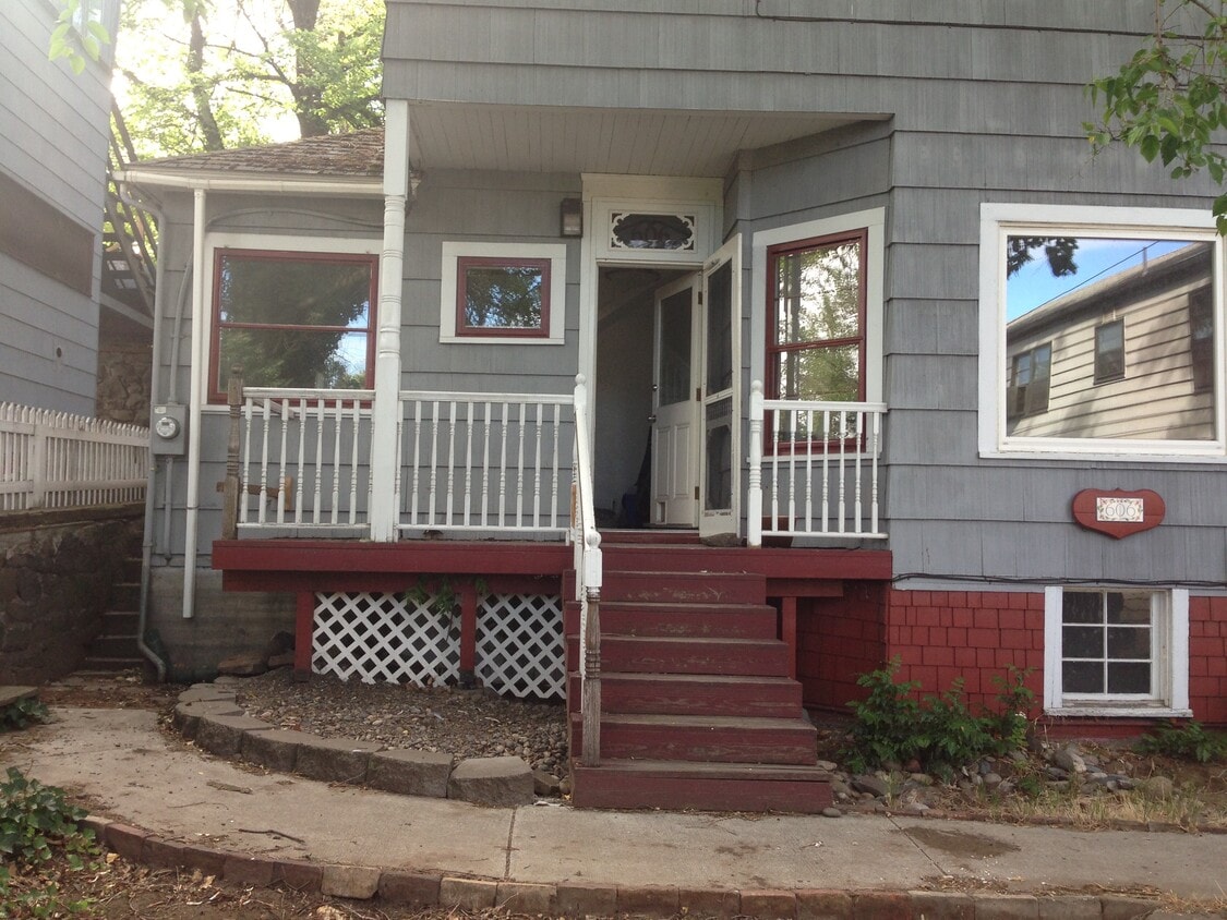 Building Photo - 606 Washington St