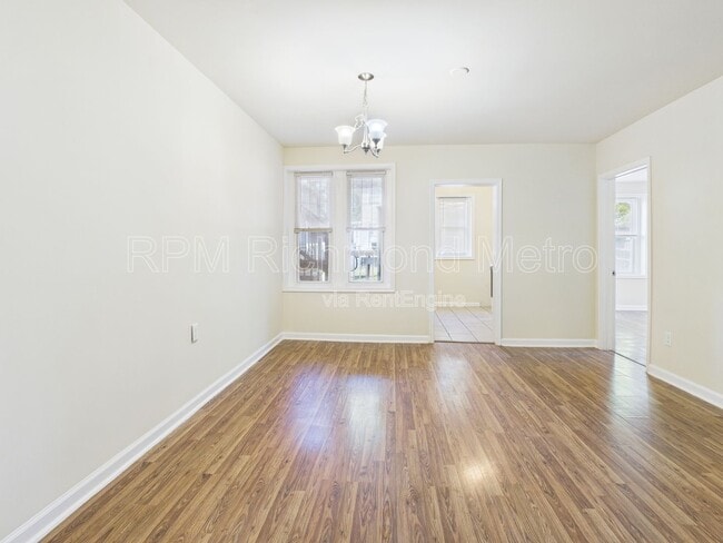 Interior Photo - 2400 Barton Ave