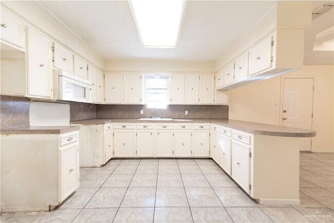 Foto del edificio - 5913 N Sugar Rd