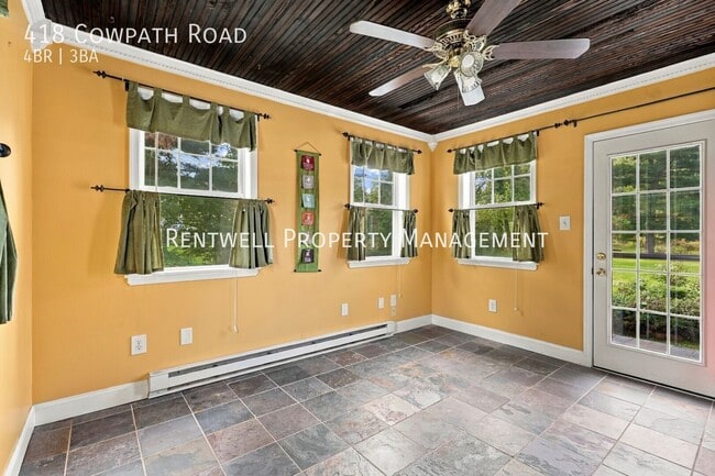 Foto del edificio - 418 Cowpath Rd