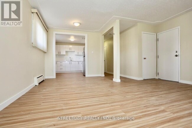 Building Photo - 394 Thiel St