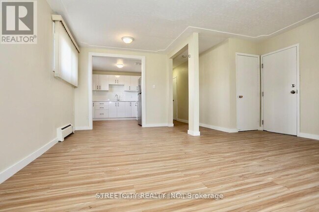 Building Photo - 394 Thiel St