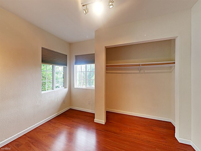 Building Photo - 1 br, 1 bath  - 519 Napa St Apt B Apt B