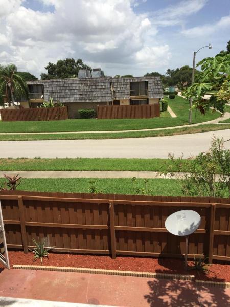Foto del edificio - 932 Springdale Cir
