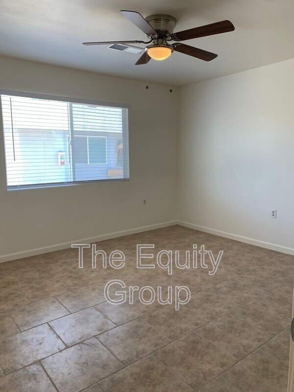 Building Photo - 1613 E Douglas Ave