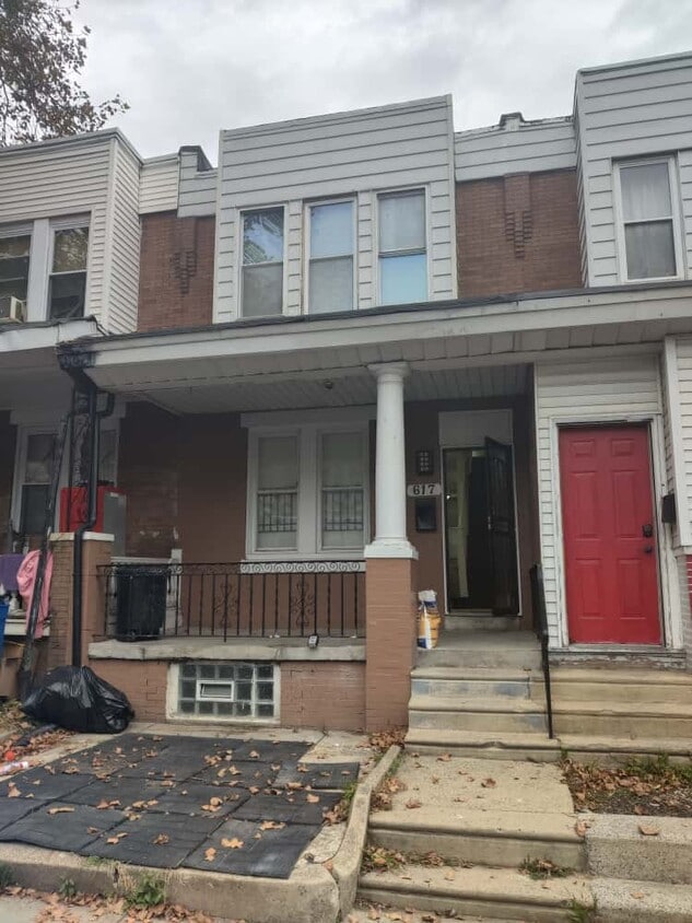 Primary Photo - 617 E Hilton St