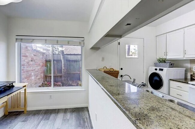 Foto del edificio - 14553 Still Meadow Dr