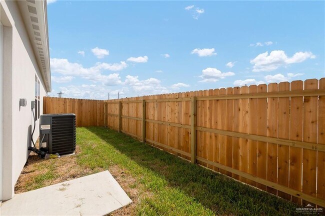 Foto del edificio - 4220 Walnut Ave