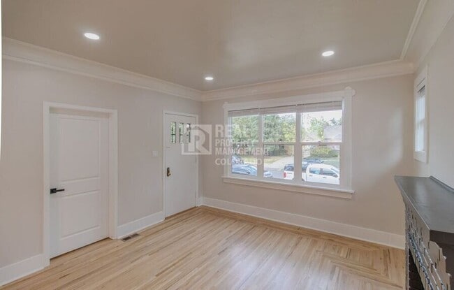 Building Photo - 1415 N Raleigh St