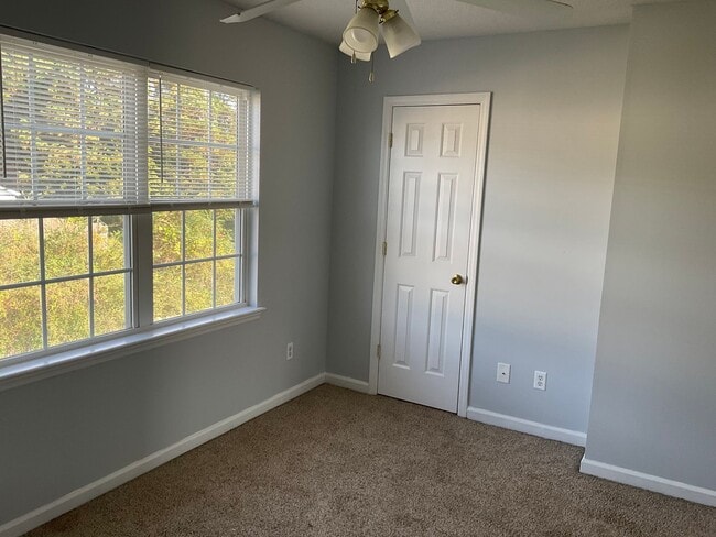 Building Photo - 109 Fairwood Ct