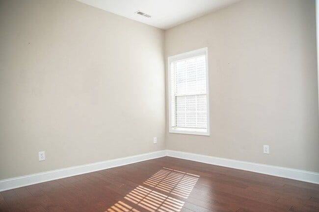 Building Photo - 4 Bedroom 2 Bathroom Rental in Cullman City.