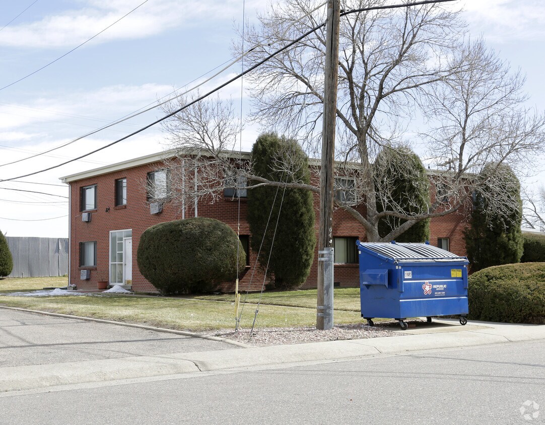 Building Photo - 670 Miller Ct