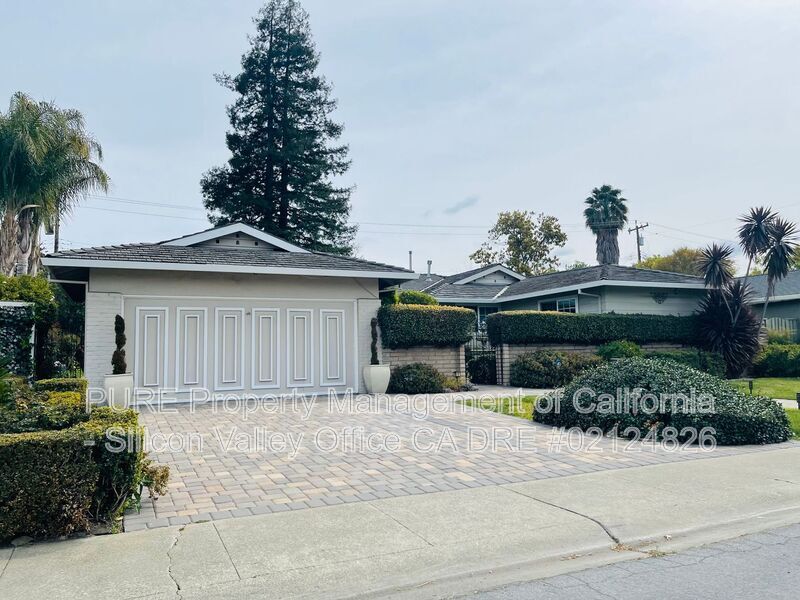 Primary Photo - 1048 Savannah Drive