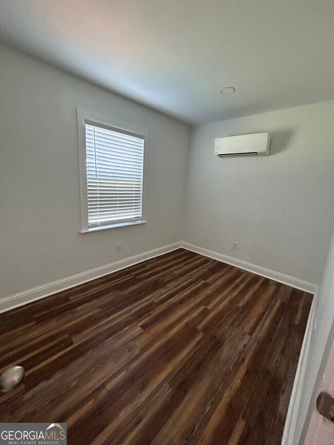 Foto del edificio - 2467 Smith Rd