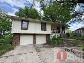 Building Photo - 2612 SE 7th St Terrace