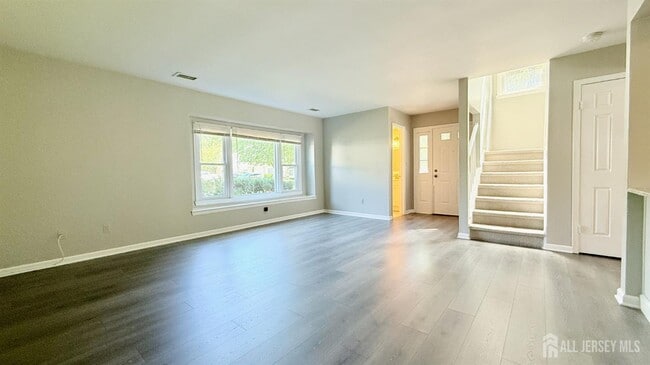 Building Photo - 57 La Rue Ln