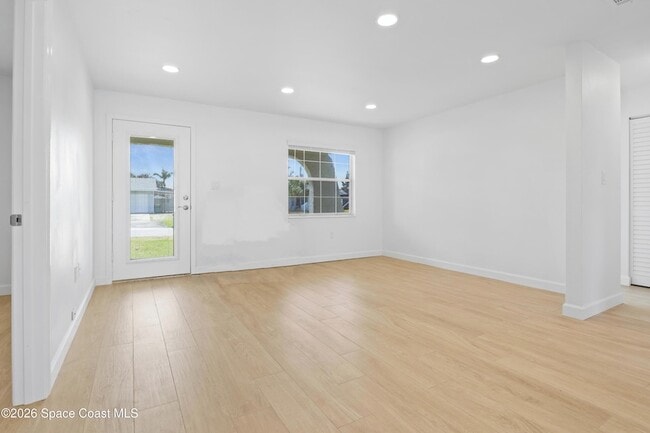 Building Photo - 2076 Abalone Ave