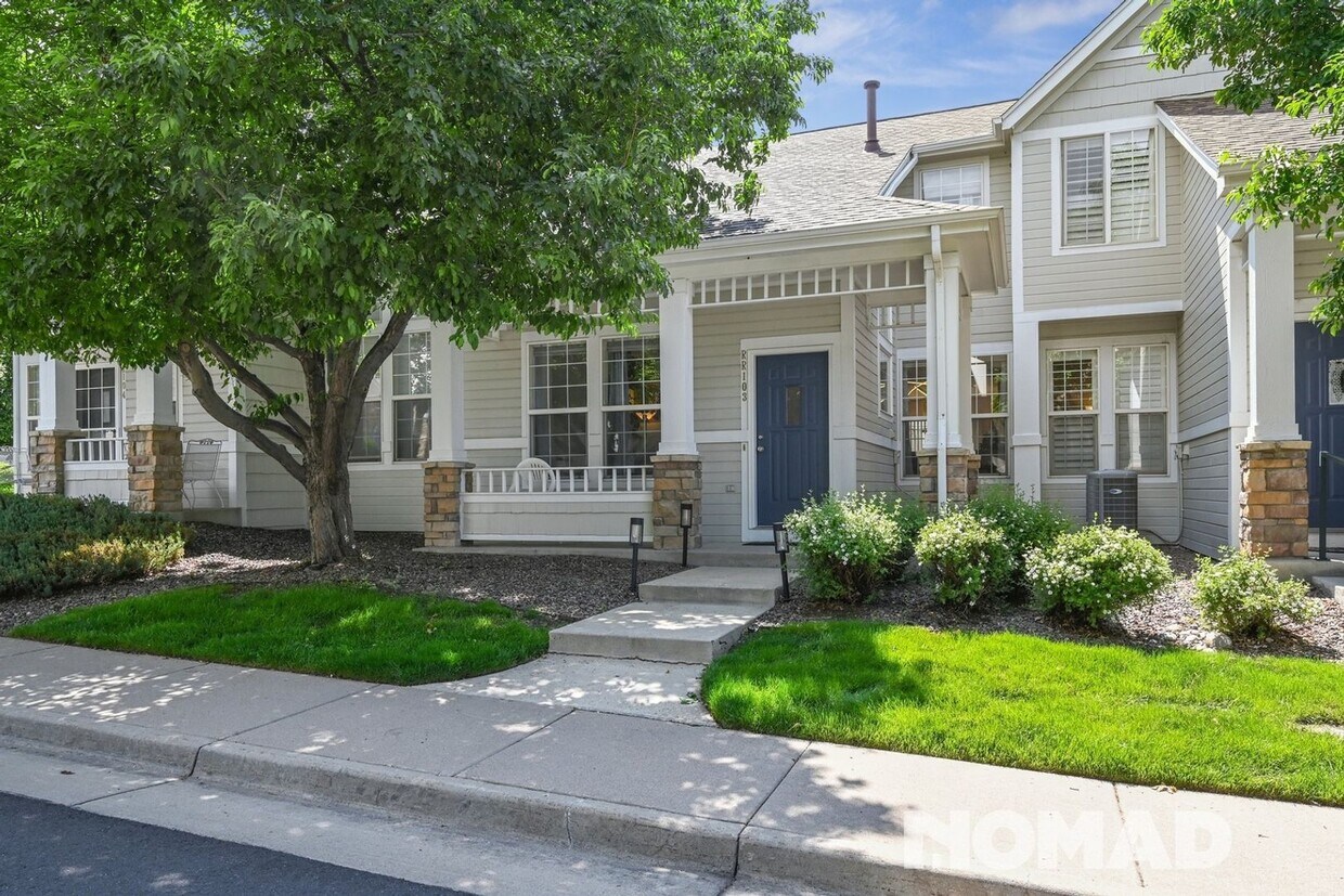 Primary Photo - Charming 2BR/2.5Bath Townhome in Lowry!