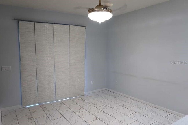 Foto del edificio - 7011 White Treetop Pl