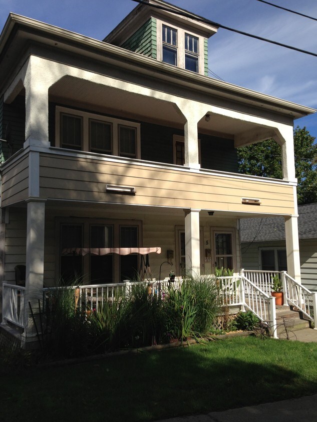 5 Carle Ave, Hudson, NY 12534 Rentals in Hudson at 5 Carle Ave Hudson