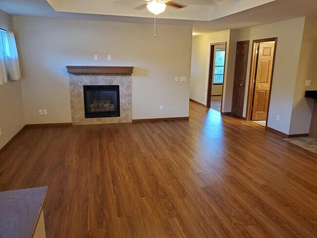 Foto del edificio - 536 Meadow Oak Cir