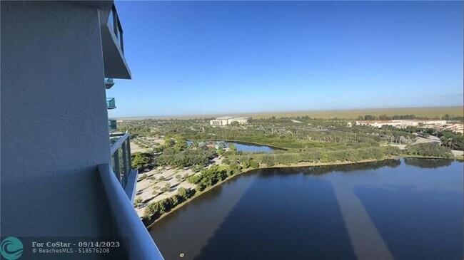 Foto del edificio - 2681 N Flamingo Rd